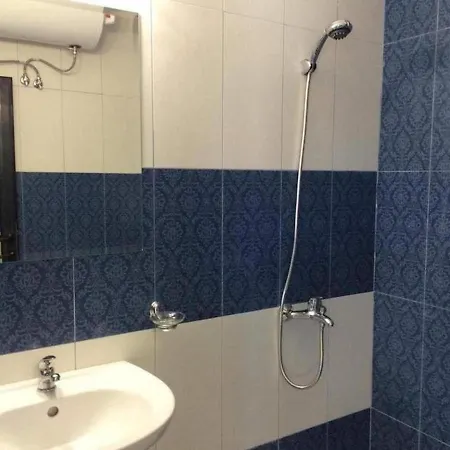 Flower Street Provides With Free Wifi, Air Conditioning Holiday home