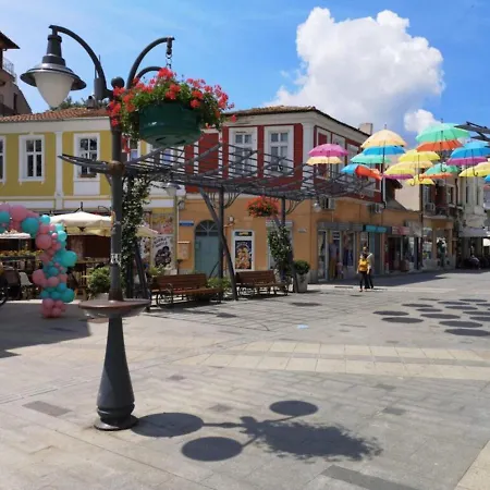 Nyaraló Flower Street Provides With Free Wifi, Air Conditioning *