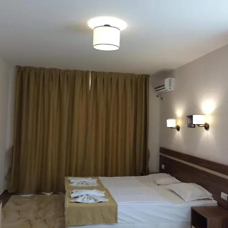 Flower Street Provides With Free Wifi, Air Conditioning