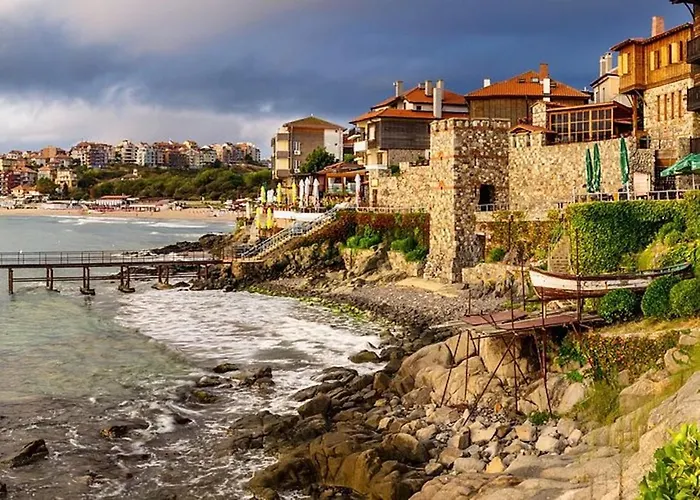 Flower Street Provides With Free Wifi, Air Conditioning * 阳光海滩