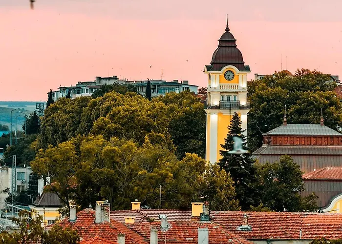 Flower Street Provides With Free Wifi, Air Conditioning * 阳光海滩