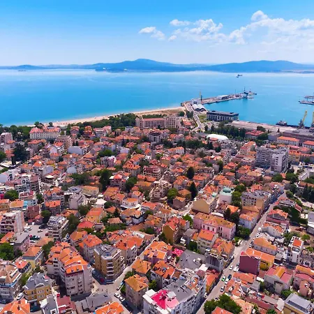 Σπίτι διακοπών Flower Street Provides With Free Wifi, Air Conditioning *