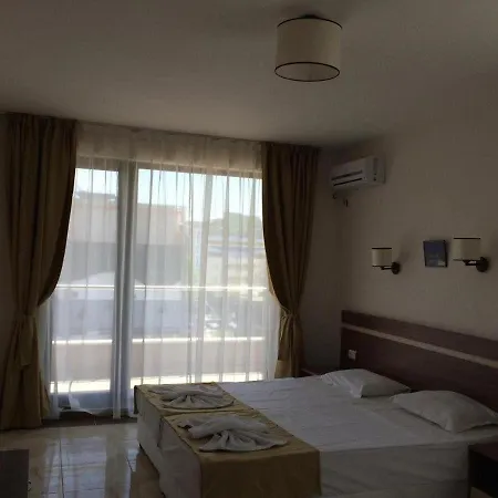 Flower Street Provides With Free Wifi, Air Conditioning Sunny Beach